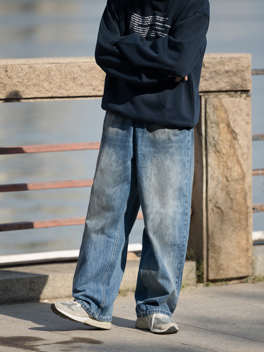 Men's Retro Washed Gradient Light Blue Jeans - Straight Loose Fit for Autumn - Casual 90s Style Long Pants Men's Retro Washed Gradient Light Blue Jeans - Straight Loose Fit for Autumn - Casual 90s Style Long Pants