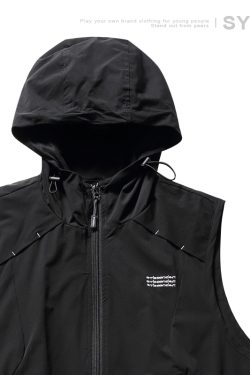 Men's Textured Hooded Outdoor Vest with Shoulder Pocket, Functional Zipper Jacket for Mountain Adventures, Perfect for Casual and Active Wear