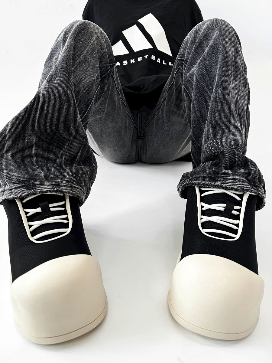 Mickey Mouse Big Head Canvas Shoes for Men and Women, Round Toe Cute Thick-Soled Sports Dad Shoes, Trendy Bread Shell Design Mickey Mouse Big Head Canvas Shoes for Men and Women, Round Toe Cute Thick-Soled Sports Dad Shoes, Trendy Bread Shell Design