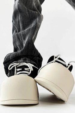 Mickey Mouse Big Head Canvas Shoes for Men and Women, Round Toe Cute Thick-Soled Sports Dad Shoes, Trendy Bread Shell Design