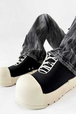 Mickey Mouse Big Head Canvas Shoes for Men and Women, Round Toe Cute Thick-Soled Sports Dad Shoes, Trendy Bread Shell Design