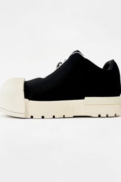 Mickey Mouse Big Head Canvas Shoes for Men and Women, Round Toe Cute Thick-Soled Sports Dad Shoes, Trendy Bread Shell Design