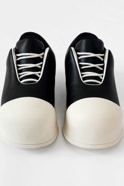 Mickey Mouse Big Head Canvas Shoes for Men and Women, Round Toe Cute Thick-Soled Sports Dad Shoes, Trendy Bread Shell Design