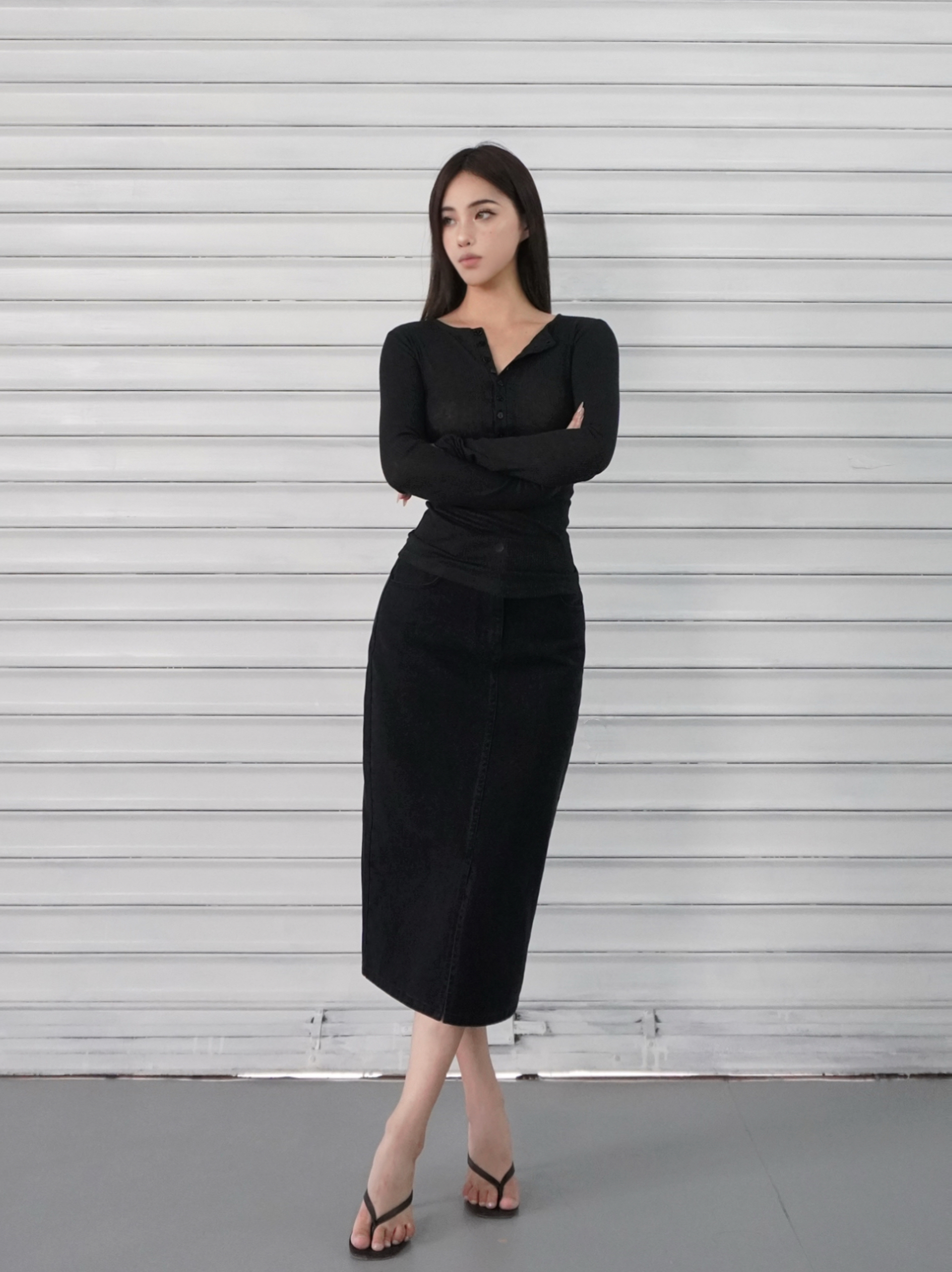 Micro透修身开扣坑条纹长袖上衣 - Fashionable Slim Fit Striped Long Sleeve Top for Chic 90s & Y2K Style Micro透修身开扣坑条纹长袖上衣 - Fashionable Slim Fit Striped Long Sleeve Top for Chic 90s & Y2K Style