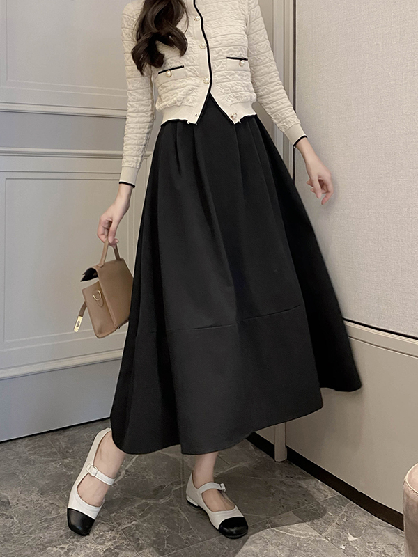 Mid-Length A-Line Umbrella Skirt with Flower Bud Patchwork, High-Waisted Black and White Hepburn Style for Spring and Summer Mid-Length A-Line Umbrella Skirt with Flower Bud Patchwork, High-Waisted Black and White Hepburn Style for Spring and Summer