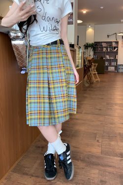 Mid-Length American Vintage Plaid Pleated Skirt for Women, High-Waisted A-Line Checkered Design, College Style for Spring and Summer