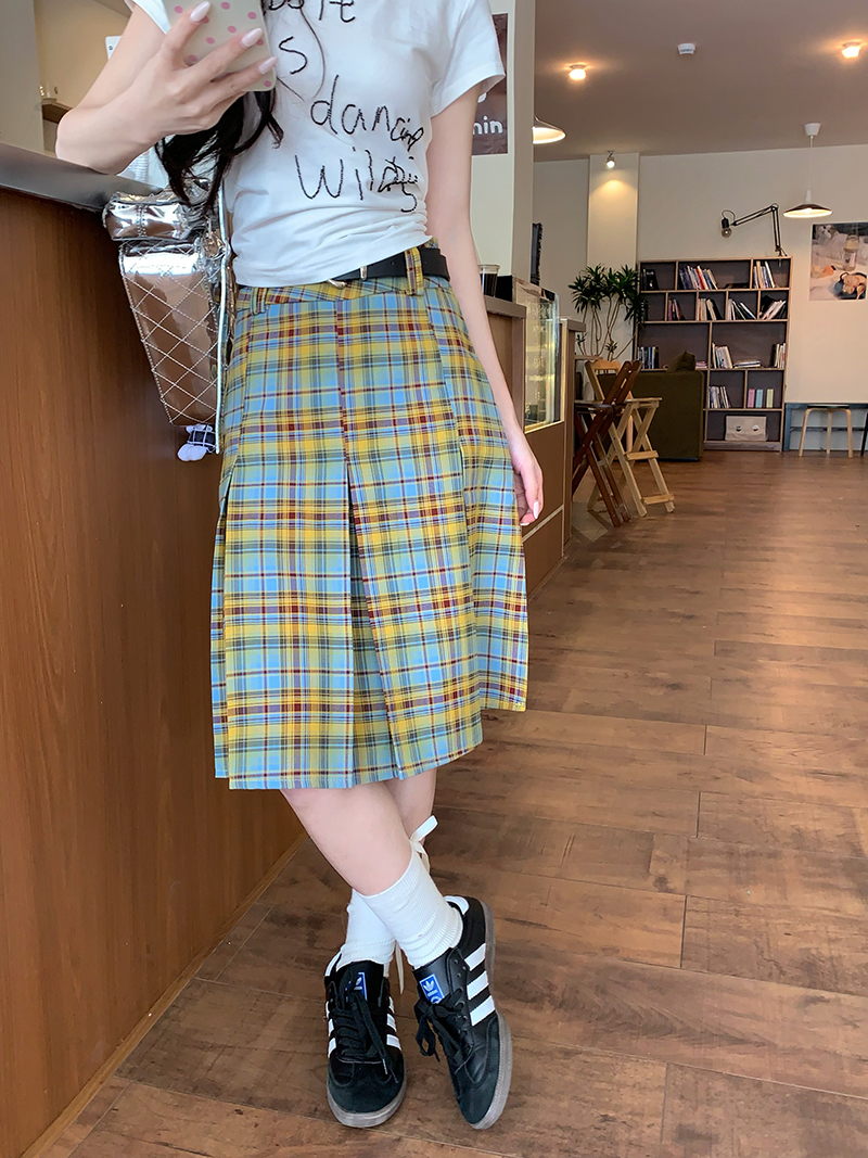 Mid-Length American Vintage Plaid Pleated Skirt for Women, High-Waisted A-Line Checkered Design, College Style for Spring and Summer Mid-Length American Vintage Plaid Pleated Skirt for Women, High-Waisted A-Line Checkered Design, College Style for Spring and Summer