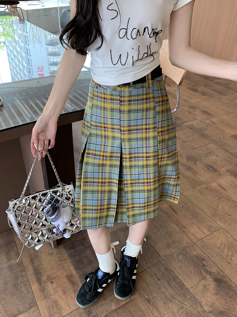 Mid-Length American Vintage Plaid Pleated Skirt for Women, High-Waisted A-Line Checkered Design, College Style for Spring and Summer Mid-Length American Vintage Plaid Pleated Skirt for Women, High-Waisted A-Line Checkered Design, College Style for Spring and Summer