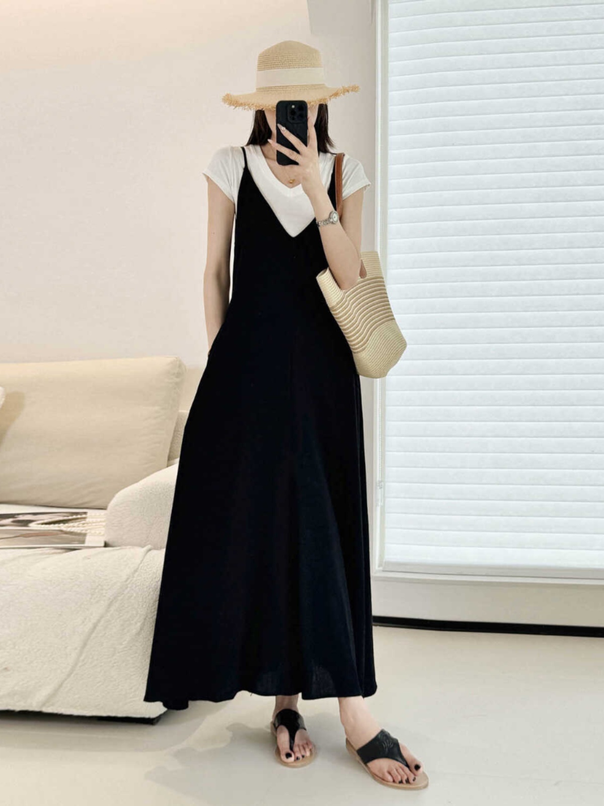 Mid-Length Cotton-Linen Swing Dress with Adjustable Straps, Black V-Neck Pocket Design, Versatile Japanese-Style Beach Fashion Mid-Length Cotton-Linen Swing Dress with Adjustable Straps, Black V-Neck Pocket Design, Versatile Japanese-Style Beach Fashion