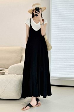 Mid-Length Cotton-Linen Swing Dress with Adjustable Straps, Black V-Neck Pocket Design, Versatile Japanese-Style Beach Fashion