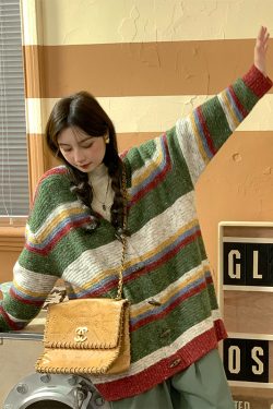 Mid-Length Knitted Sweater Coat for Women, Thickened Horn Button Cardigan, Vintage Style for Spring and Autumn Fashion