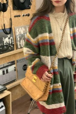 Mid-Length Knitted Sweater Coat for Women, Thickened Horn Button Cardigan, Vintage Style for Spring and Autumn Fashion