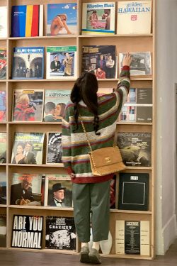 Mid-Length Knitted Sweater Coat for Women, Thickened Horn Button Cardigan, Vintage Style for Spring and Autumn Fashion