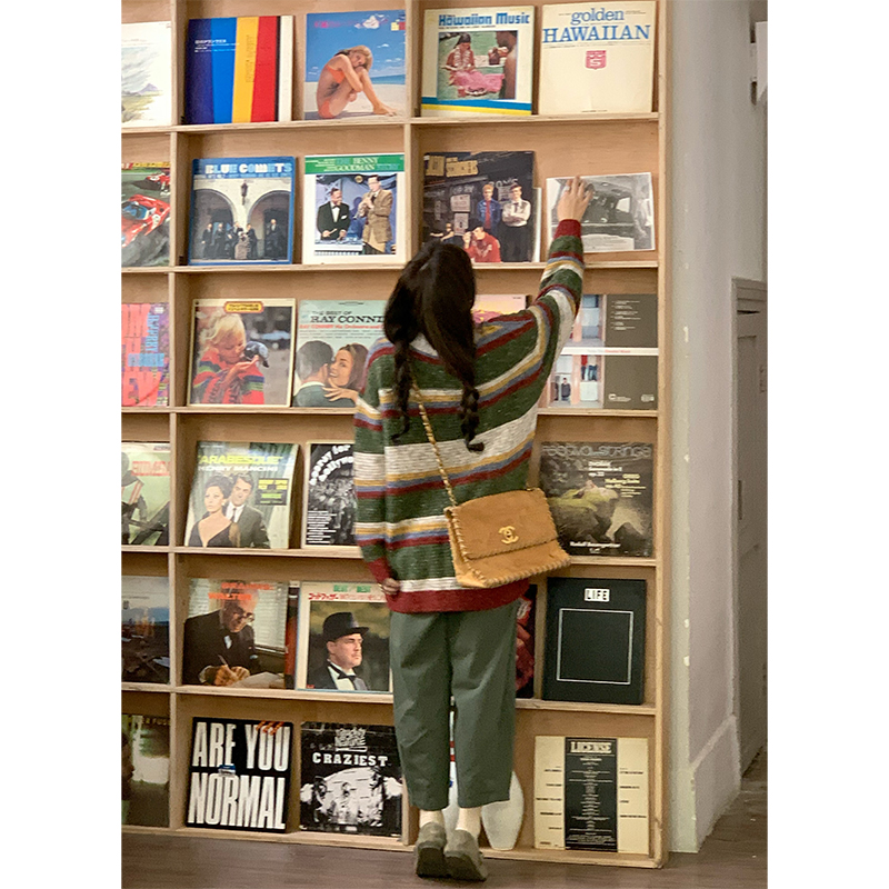 Mid-Length Knitted Sweater Coat for Women, Thickened Horn Button Cardigan, Vintage Style for Spring and Autumn Fashion Mid-Length Knitted Sweater Coat for Women, Thickened Horn Button Cardigan, Vintage Style for Spring and Autumn Fashion