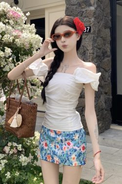 Midsummer Floral Bodycon Mini Skirt for Women, Low Waist Vacation Skirt in Vibrant Colors, Perfect for 90s or Y2K Style