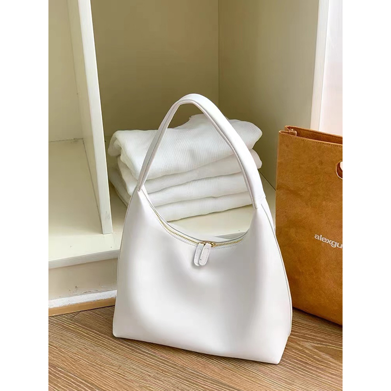 Milk Tea Color Minimalist Dumpling Bag - Soft Leather Retro Shoulder Underarm Bag in Korean Style for Versatile Everyday Use Milk Tea Color Minimalist Dumpling Bag - Soft Leather Retro Shoulder Underarm Bag in Korean Style for Versatile Everyday Use
