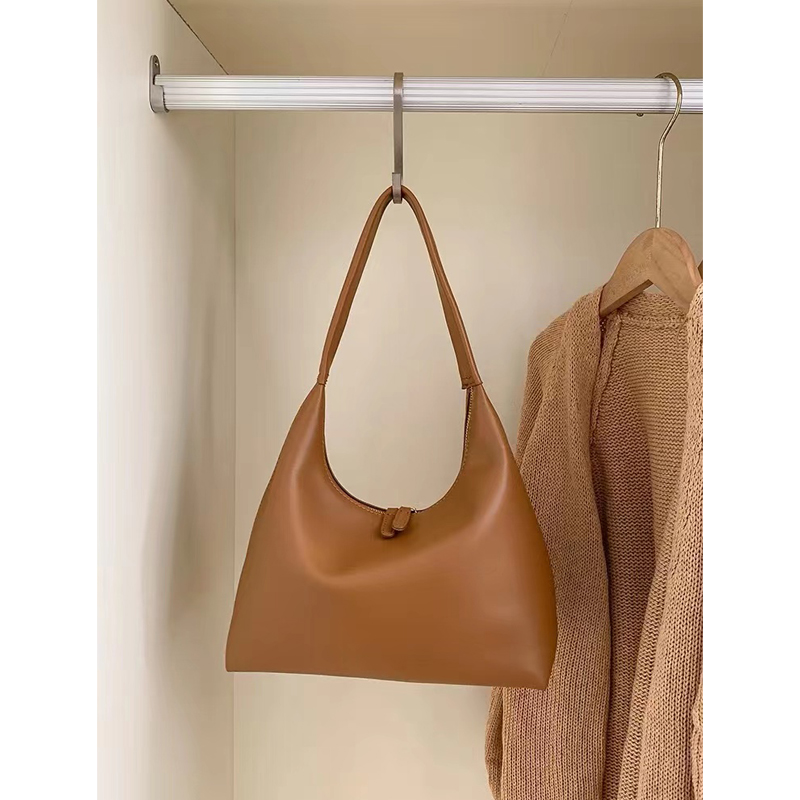 Milk Tea Color Minimalist Dumpling Bag - Soft Leather Retro Shoulder Underarm Bag in Korean Style for Versatile Everyday Use Milk Tea Color Minimalist Dumpling Bag - Soft Leather Retro Shoulder Underarm Bag in Korean Style for Versatile Everyday Use