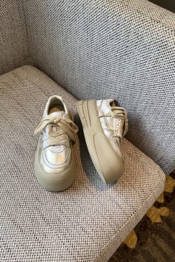 Milk Tea Color Round Toe Women's Casual Sneakers - Thick-Soled Height-Increasing Sports Shoes for Outdoor Style 2025