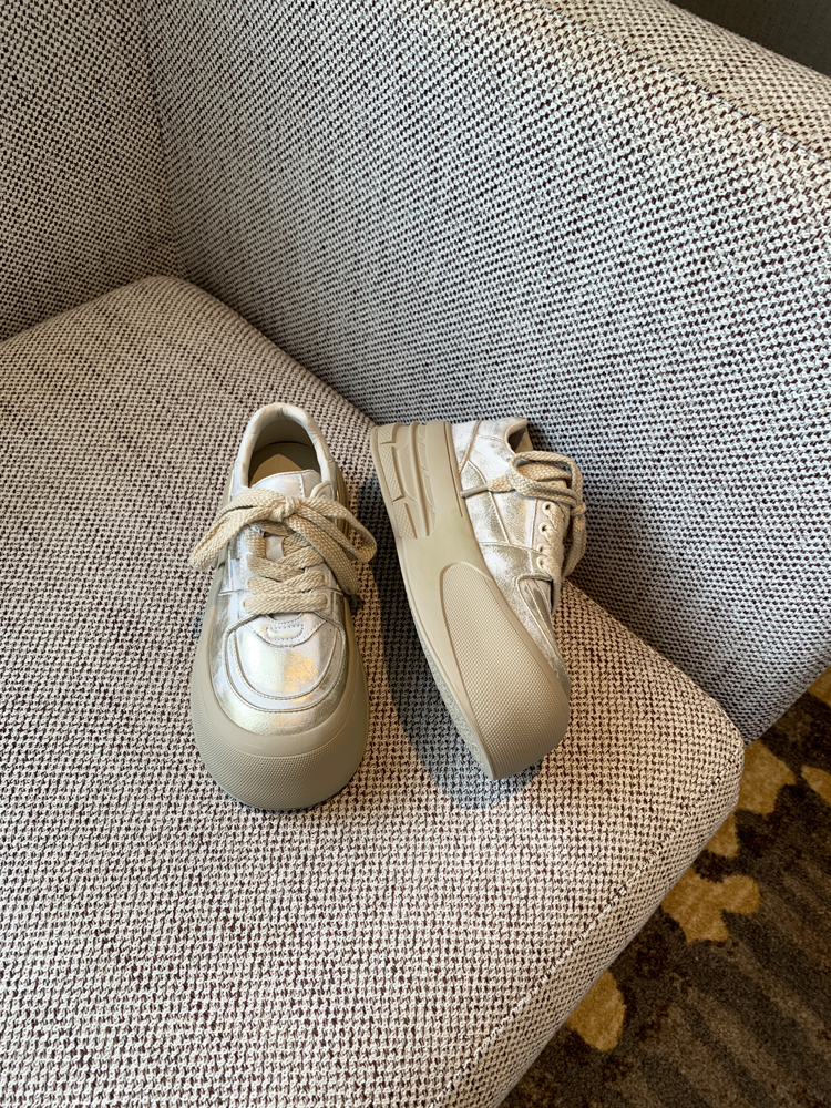 Milk Tea Color Round Toe Women's Casual Sneakers - Thick-Soled Height-Increasing Sports Shoes for Outdoor Style 2025 Milk Tea Color Round Toe Women's Casual Sneakers - Thick-Soled Height-Increasing Sports Shoes for Outdoor Style 2025