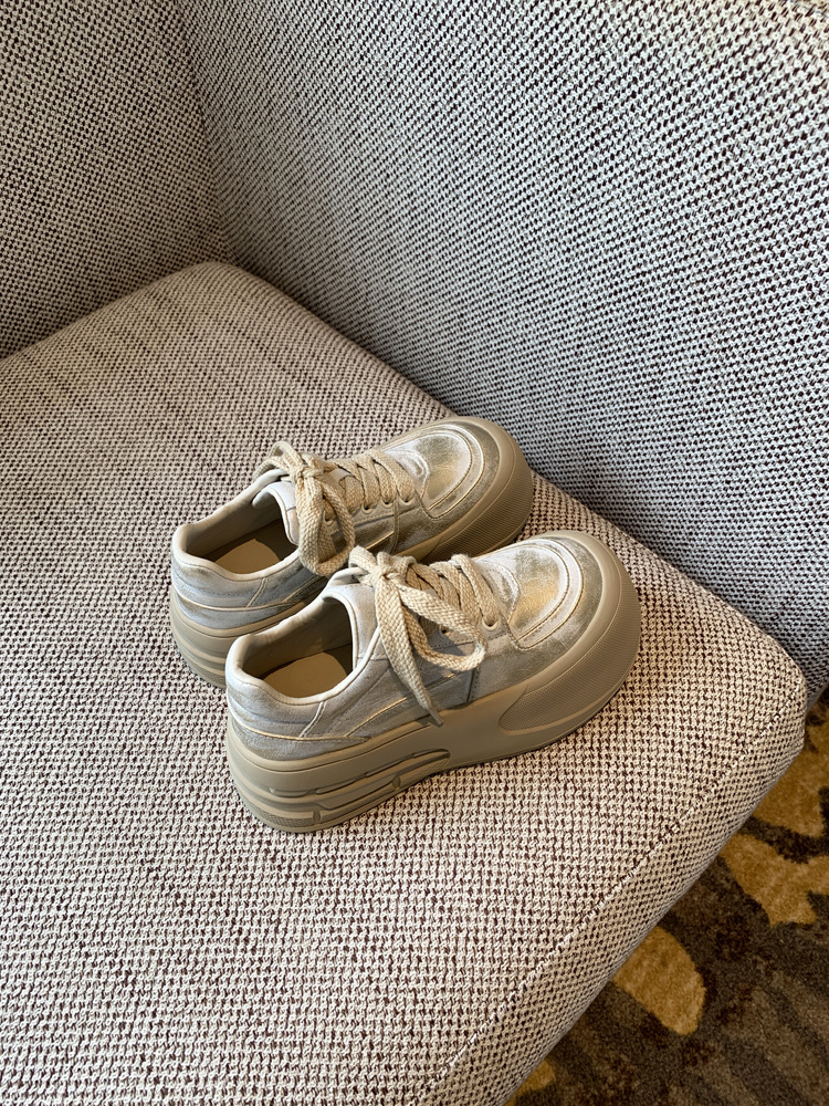 Milk Tea Color Round Toe Women's Casual Sneakers - Thick-Soled Height-Increasing Sports Shoes for Outdoor Style 2025 Milk Tea Color Round Toe Women's Casual Sneakers - Thick-Soled Height-Increasing Sports Shoes for Outdoor Style 2025