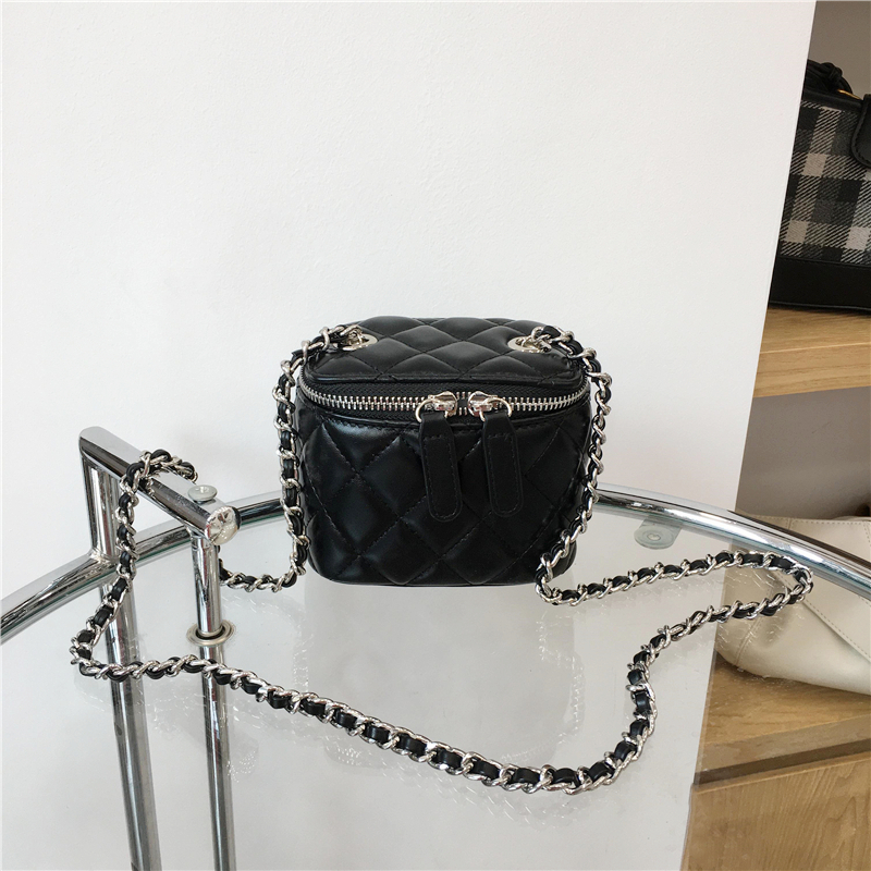 Mini Bag with Lipstick Box Design - 2022 Small Diamond Quilted Chain Strap in Chic Fashion Style Mini Bag with Lipstick Box Design - 2022 Small Diamond Quilted Chain Strap in Chic Fashion Style