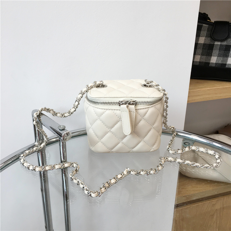 Mini Bag with Lipstick Box Design - 2022 Small Diamond Quilted Chain Strap in Chic Fashion Style Mini Bag with Lipstick Box Design - 2022 Small Diamond Quilted Chain Strap in Chic Fashion Style