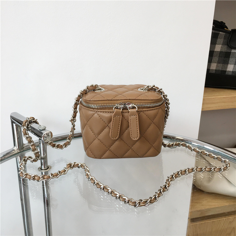 Mini Bag with Lipstick Box Design - 2022 Small Diamond Quilted Chain Strap in Chic Fashion Style Mini Bag with Lipstick Box Design - 2022 Small Diamond Quilted Chain Strap in Chic Fashion Style