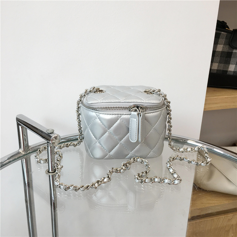 Mini Bag with Lipstick Box Design - 2022 Small Diamond Quilted Chain Strap in Chic Fashion Style Mini Bag with Lipstick Box Design - 2022 Small Diamond Quilted Chain Strap in Chic Fashion Style