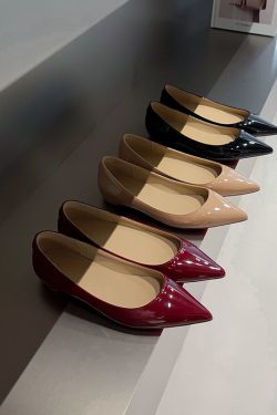 Minimalist Genuine Leather Pointed Flat Shoes for Women - Elegant and Versatile OL Style, Comfortable Deer and Nara Design