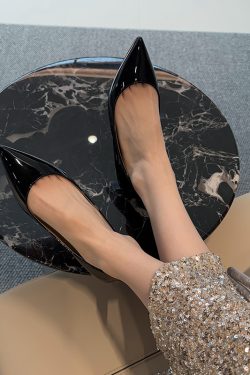 Minimalist Genuine Leather Pointed Flat Shoes for Women - Elegant and Versatile OL Style, Comfortable Deer and Nara Design