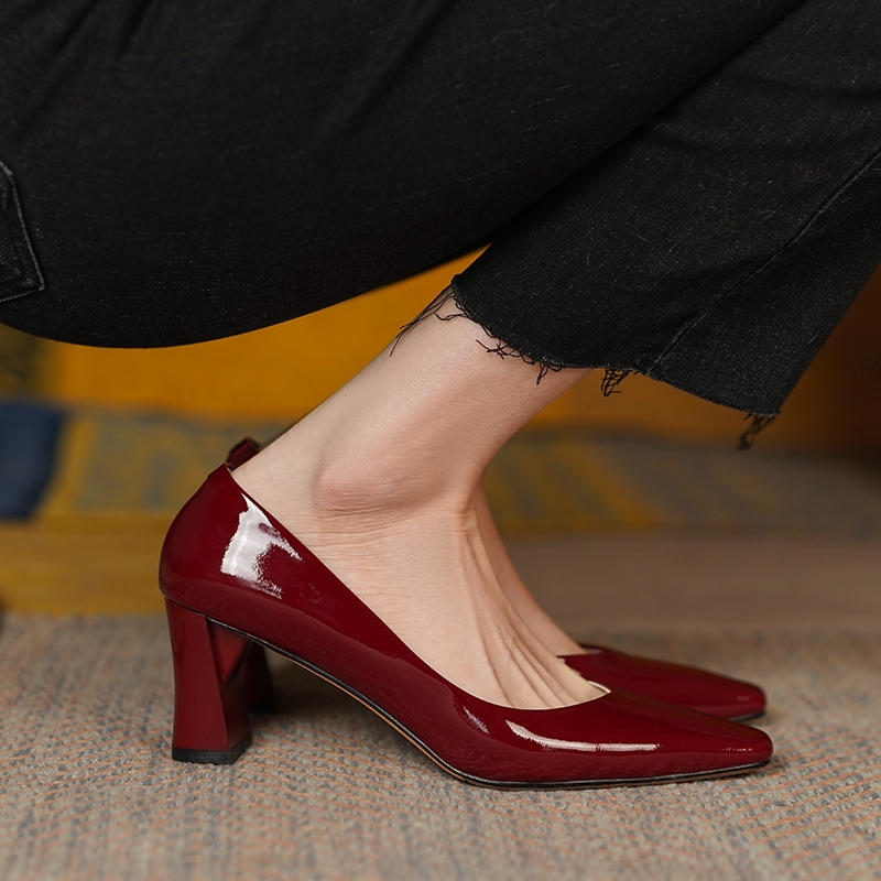 Minimalist Genuine Leather Pointed Toe Flats for Women – Solid Color Shallow Mouth Shoes for Spring & Autumn Style Minimalist Genuine Leather Pointed Toe Flats for Women – Solid Color Shallow Mouth Shoes for Spring & Autumn Style