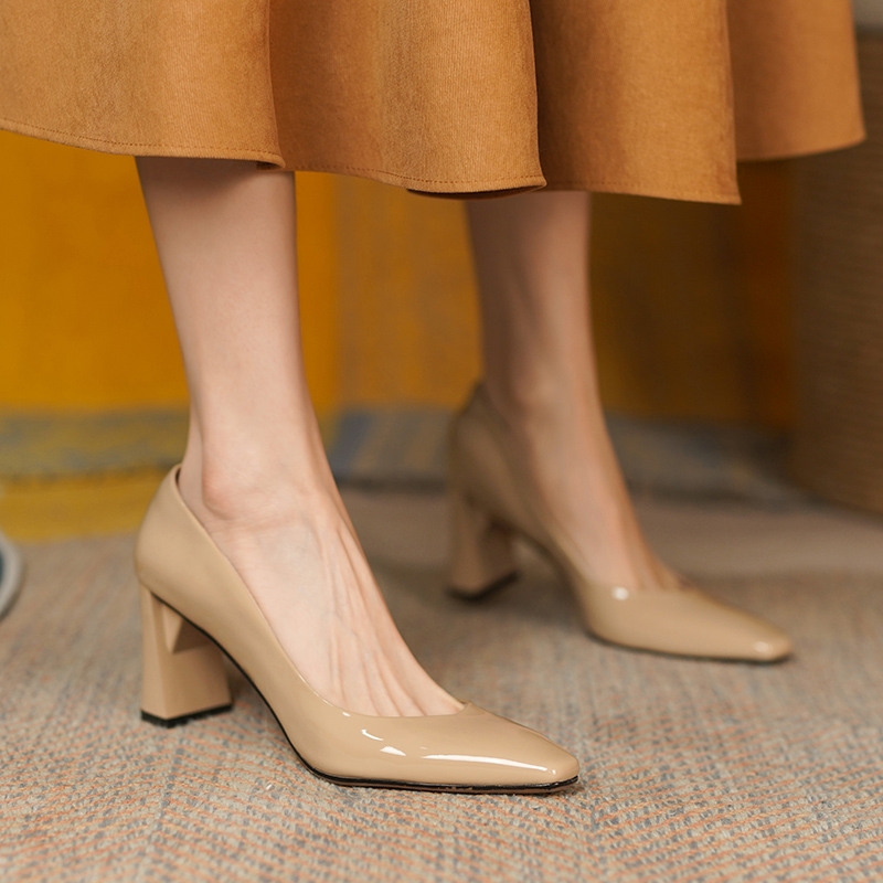 Minimalist Genuine Leather Pointed Toe Flats for Women – Solid Color Shallow Mouth Shoes for Spring & Autumn Style Minimalist Genuine Leather Pointed Toe Flats for Women – Solid Color Shallow Mouth Shoes for Spring & Autumn Style