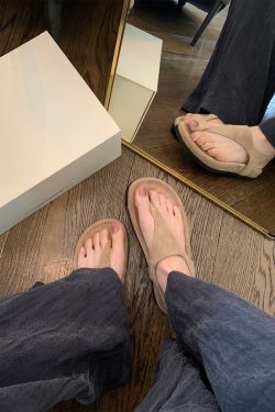 Minimalist Herringbone Sheepskin Thong Sandals for Women - Retro Flat Flip-Flops for Summer Vacation