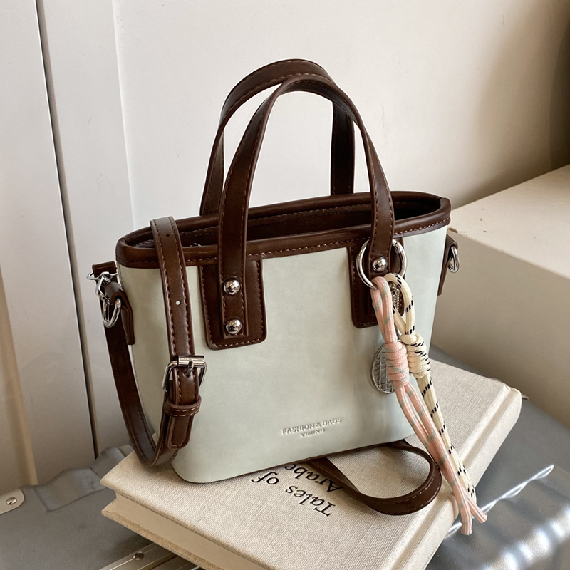 Minimalist High-End Color-Blocking Tote Bucket Bag for Women – Trendy Versatile Shoulder Crossbody Handbag 2025 Minimalist High-End Color-Blocking Tote Bucket Bag for Women – Trendy Versatile Shoulder Crossbody Handbag 2025