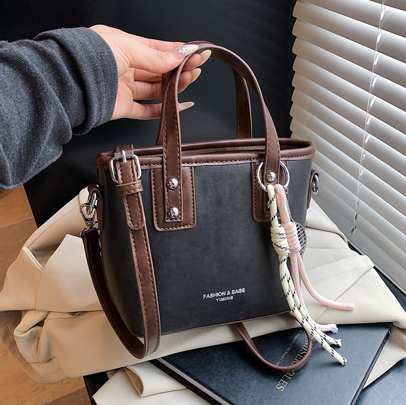 Minimalist High-End Color-Blocking Tote Bucket Bag for Women – Trendy Versatile Shoulder Crossbody Handbag 2025 Minimalist High-End Color-Blocking Tote Bucket Bag for Women – Trendy Versatile Shoulder Crossbody Handbag 2025