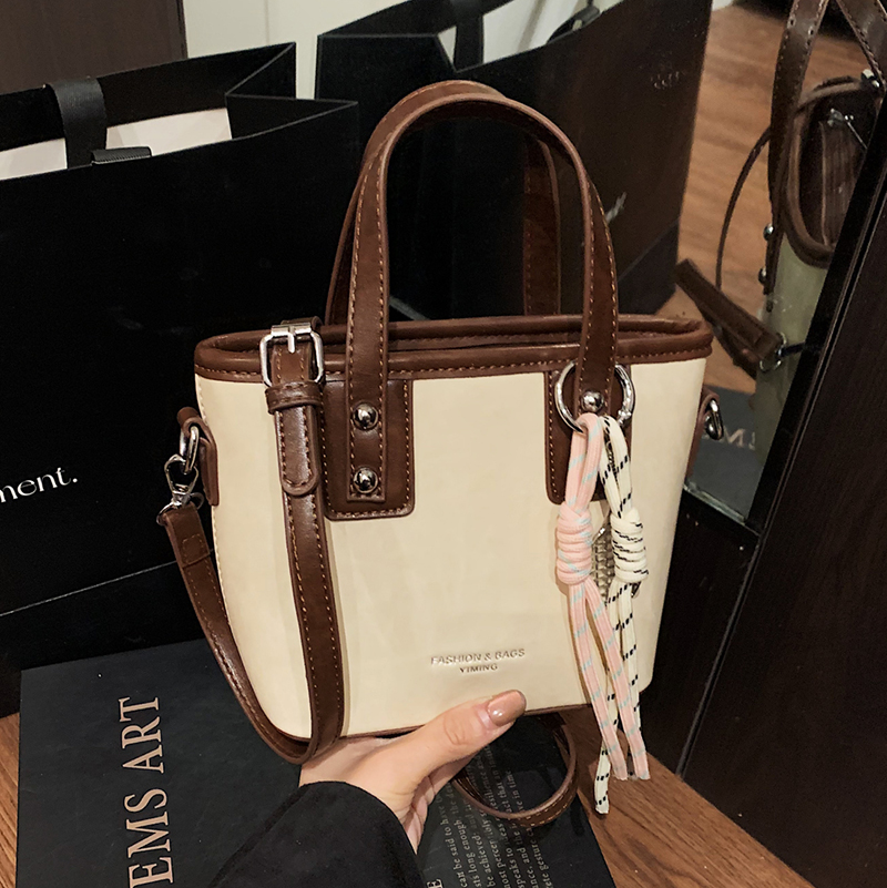 Minimalist High-End Color-Blocking Tote Bucket Bag for Women – Trendy Versatile Shoulder Crossbody Handbag 2025 Minimalist High-End Color-Blocking Tote Bucket Bag for Women – Trendy Versatile Shoulder Crossbody Handbag 2025