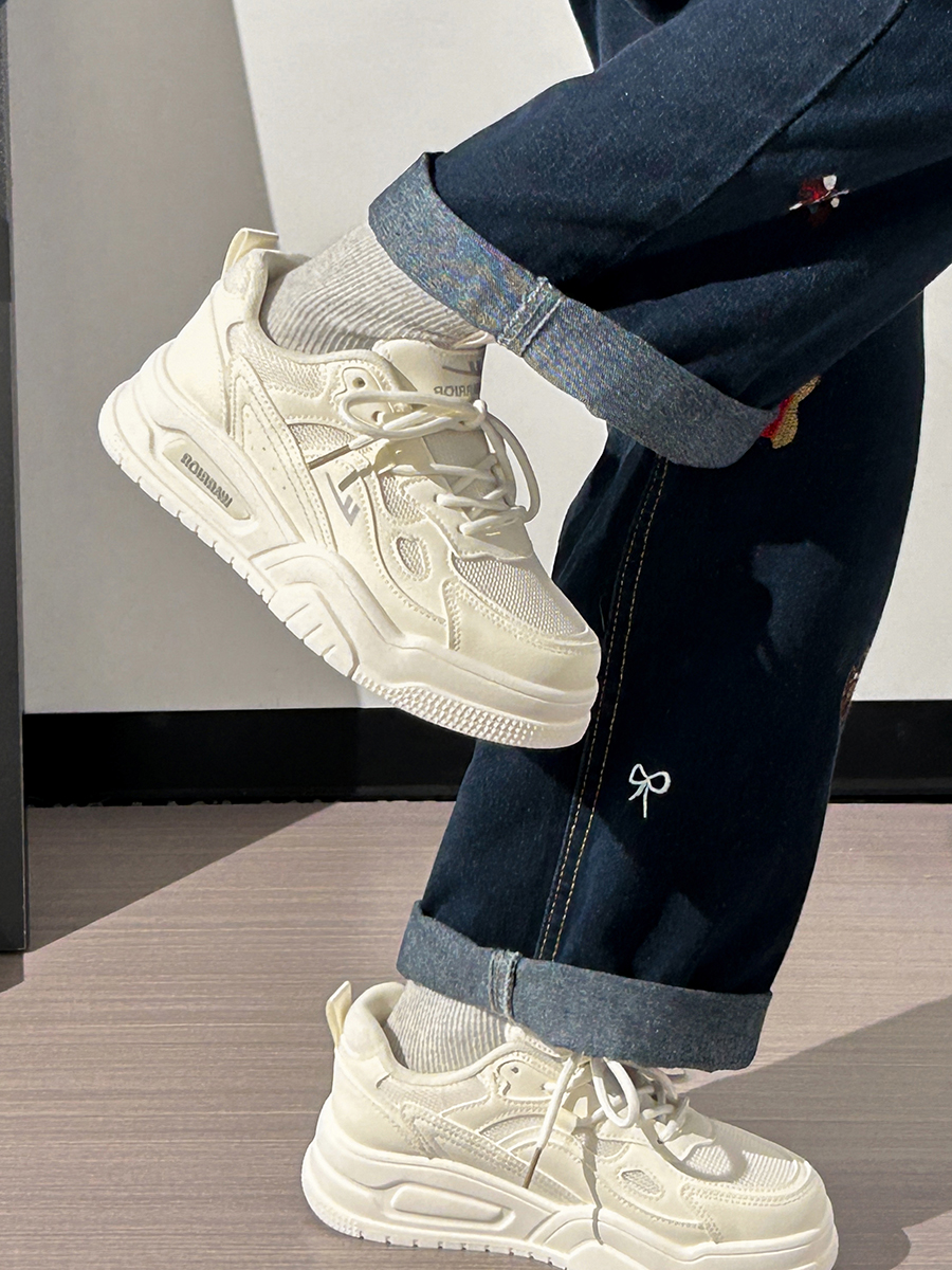 Minimalist Mesh Breathable Little White Sneakers for Women - 2025 Summer Sports Shoes with Niche Design Minimalist Mesh Breathable Little White Sneakers for Women - 2025 Summer Sports Shoes with Niche Design