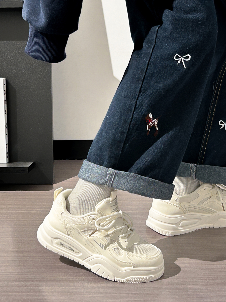 Minimalist Mesh Breathable Little White Sneakers for Women - 2025 Summer Sports Shoes with Niche Design Minimalist Mesh Breathable Little White Sneakers for Women - 2025 Summer Sports Shoes with Niche Design