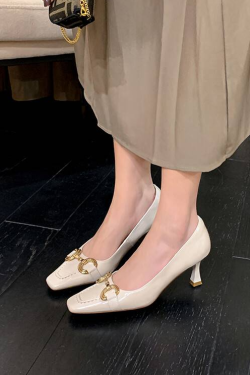 Minimalist Metal Buckle Square-Toe Kitten Heel High Heels in Sheepskin - Comfortable Italian Style Flats