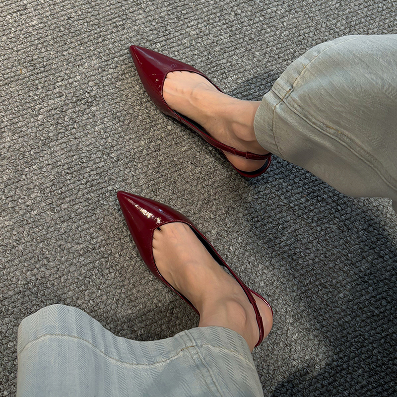 Minimalist Pointed Toe Flat Sandals for Women - Subtle Wedge Heel, Stylish Commuting Design, Perfect for Everyday Wear Minimalist Pointed Toe Flat Sandals for Women - Subtle Wedge Heel, Stylish Commuting Design, Perfect for Everyday Wear