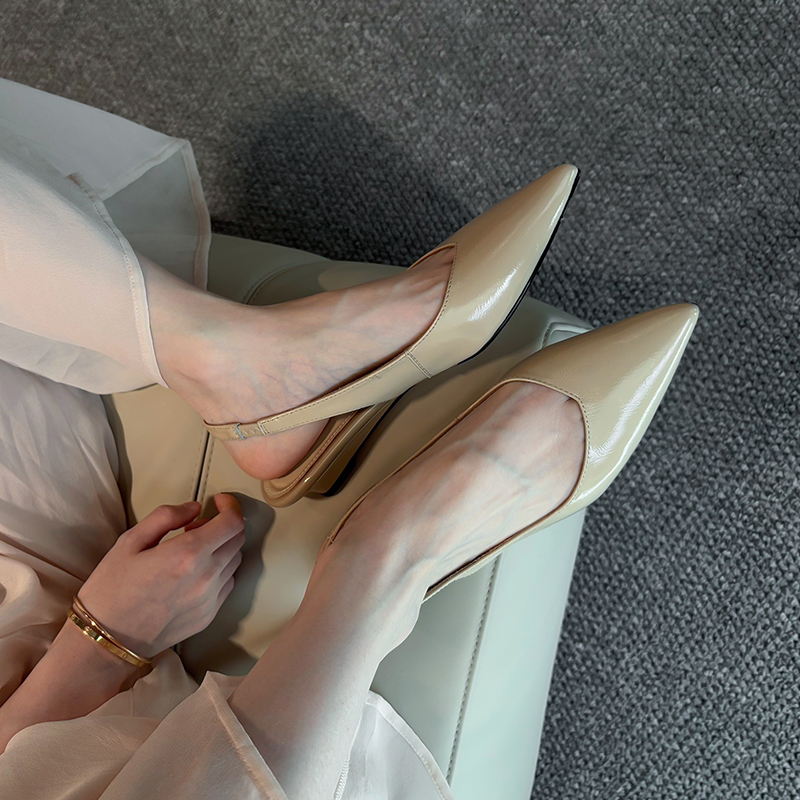 Minimalist Pointed Toe Flat Sandals for Women - Subtle Wedge Heel, Stylish Commuting Design, Perfect for Everyday Wear Minimalist Pointed Toe Flat Sandals for Women - Subtle Wedge Heel, Stylish Commuting Design, Perfect for Everyday Wear