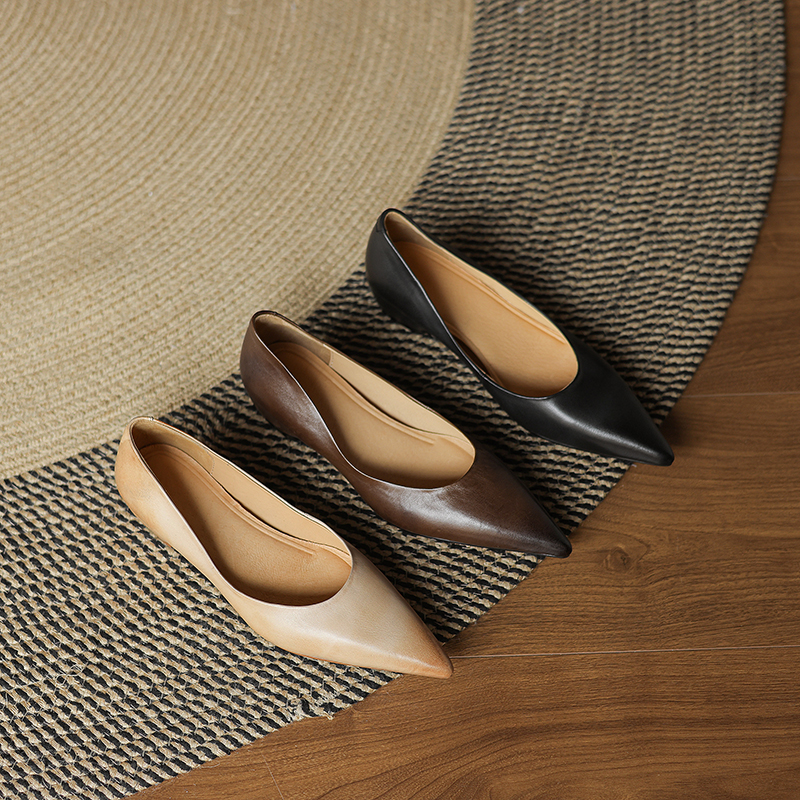 Minimalist Pointed Toe Shallow Mouth Genuine Leather Single Shoes for Women - Retro OL Style, Elegant Commuting Footwear Minimalist Pointed Toe Shallow Mouth Genuine Leather Single Shoes for Women - Retro OL Style, Elegant Commuting Footwear