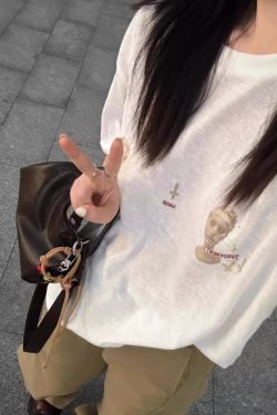 Minimalist Retro Image Printed Sun Protection Cover-Up Loose Casual Short-Sleeve T-Shirt for Women - Korean Style