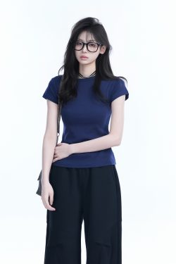 Minimalist Solid Color Short-Sleeve T-Shirt for Women - Slim Fit, Waist-Cinching Flattering Base Top, Perfect for Y2K Style