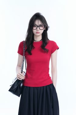 Minimalist Solid Color Short-Sleeve T-Shirt for Women - Slim Fit, Waist-Cinching Flattering Base Top, Perfect for Y2K Style