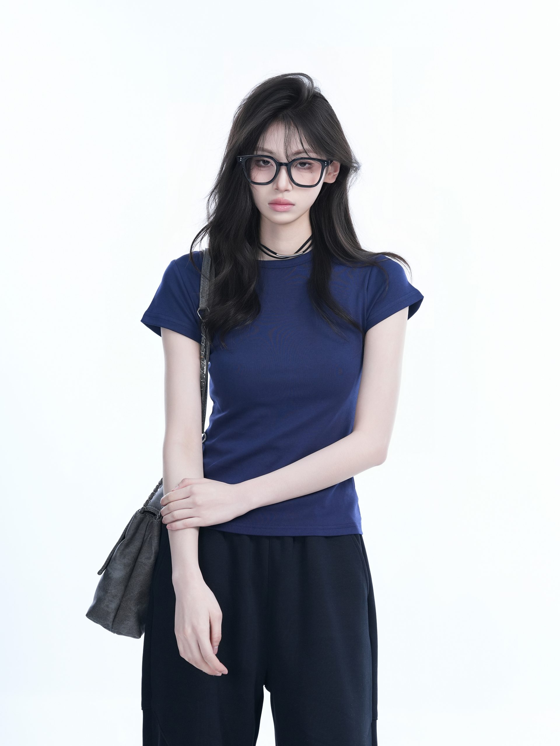 Minimalist Solid Color Short-Sleeve T-Shirt for Women - Slim Fit, Waist-Cinching Flattering Base Top, Perfect for Y2K Style Minimalist Solid Color Short-Sleeve T-Shirt for Women - Slim Fit, Waist-Cinching Flattering Base Top, Perfect for Y2K Style