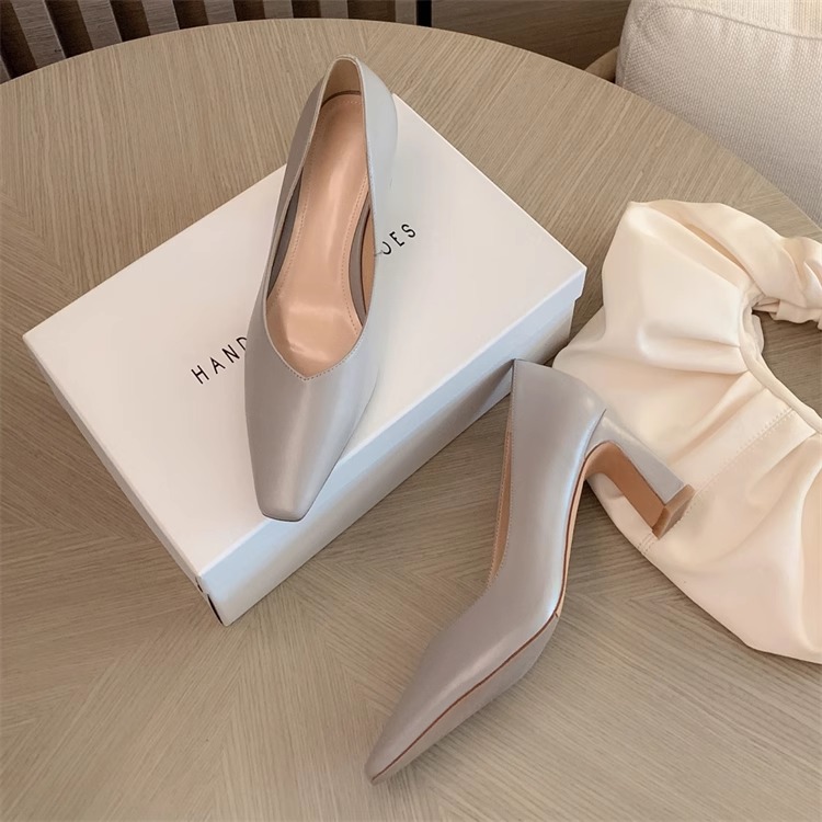 Minimalist Square-Toe V-Cut Chunky Heel Flats | Soft-Soled Elegant Grandma Shoes for Chic Style Minimalist Square-Toe V-Cut Chunky Heel Flats | Soft-Soled Elegant Grandma Shoes for Chic Style