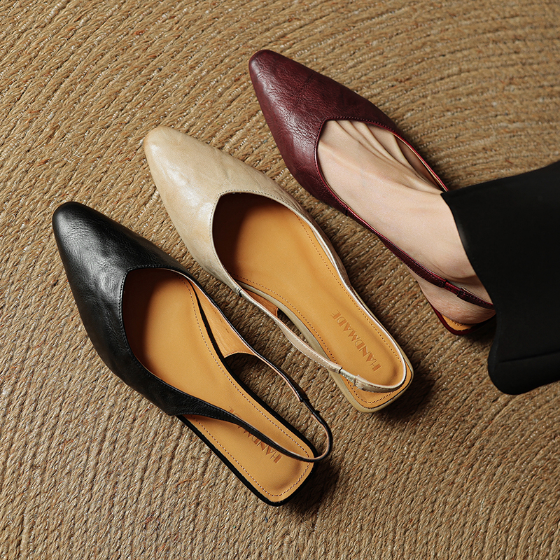 Minimalist V-Shaped Genuine Leather Toe Sandals for Comfortable Commuting - Versatile Slimming Design in Light Luxury Style Minimalist V-Shaped Genuine Leather Toe Sandals for Comfortable Commuting - Versatile Slimming Design in Light Luxury Style