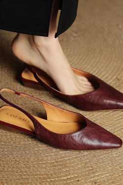 Minimalist V-Shaped Genuine Leather Toe Sandals for Comfortable Commuting - Versatile Slimming Design in Light Luxury Style