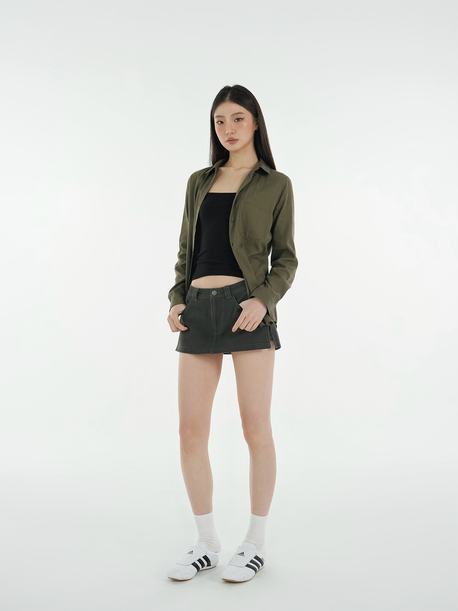 Minimalist Vintage Long-Sleeve Shirt - Slightly Loose Fit, Retro Style for Effortless Chic Fashion Minimalist Vintage Long-Sleeve Shirt - Slightly Loose Fit, Retro Style for Effortless Chic Fashion